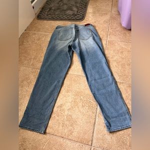 Hollister Curvy Ultra High rise mom jean